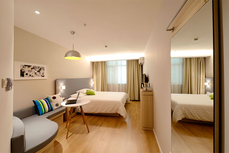 Quay Studio guest room at Comp Suite